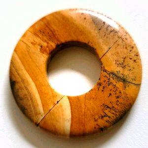 Round Wood Pendant W Hole In Middle